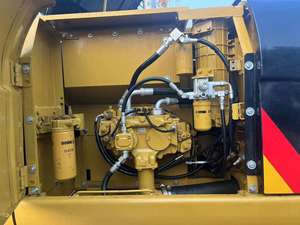 Excavatrice sur chenilles hydraulique d'occasion Caterpillar CAT320C d'origine, moteur, boîte de vitesses, puissance 110 kW, capacité de la benne de 0,8 m³, modèle 2022 - Product Image 5