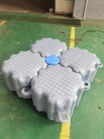 Ponton flottant de moulage par rotation PE direct d'usine pour jet ski et stationnement de bateau quai flottant en plastique Durable