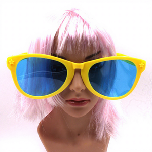 Gafas de Sol con Montura Geométrica Retro Y2K para Mujer, Gafas de Sol de Ojo de Gato Geométricas para Festivales, Verano 2026 - Product Image 2