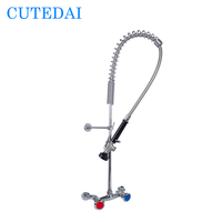 Robinet de cuisine de style industriel en chrome poli pré-rinçage Nouveau pulvérisateur à tirette construit en laiton Installation à 2 trous pour hôtels