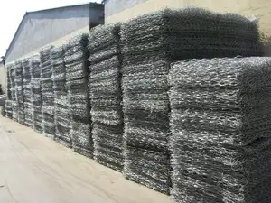 Produits de vente chauds Treillis métallique en fer Cages en pierre de berge Panier de gabion hexagonal galvanisé à chaud