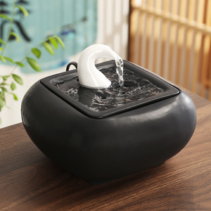 Fuente de agua de cerámica redonda para escritorio con diseño de peces rojos y monedas para decoración de oficina o sala de estar - Product Image 4
