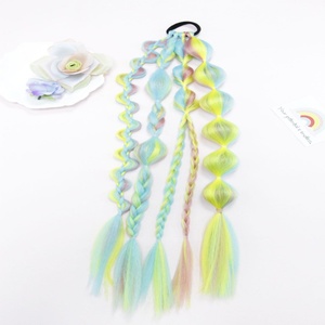 Peluca <span class=keywords><strong>de</strong></span> Cabello Trenzado Multicolor con Forma <span class=keywords><strong>de</strong></span> Calabaza que Cambia Gradualmente <span class=keywords><strong>de</strong></span> Color - Product Image 3