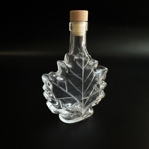 100ml Forme de feuille d'<span class=keywords><strong>érable</strong></span> Design unique Couleur de pulvérisation Bouteille en verre personnalisée réutilisable pour liqueur Tequila Gin <span class=keywords><strong>Rhum</strong></span> Whisky Vodka - Product Image 4