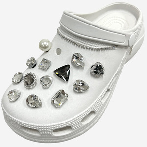 Rhinestone Pearl Clog Charms <strong>Chains</strong> Clog Sandals Women Girl Party Favor Gifts Metal Shoe Buckle Shoe Charms Shoe Decorations - Product Image 4