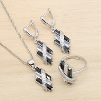 Ensemble de mariage couleur argent classique pour femmes Bracelet en alliage collier bague zircone noire pour les fêtes fiançailles cadeau de noël