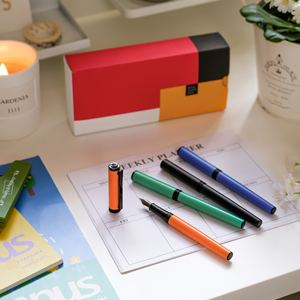 Cadeauset met metalen vulpen, pen met roestvrijstalen punt, blauwe inkt, voor financiële executives. - Product Image 5