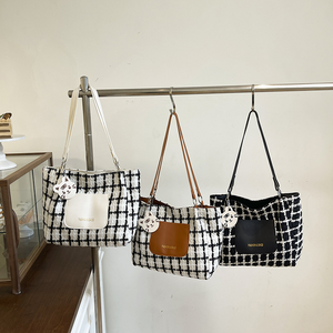 Sacs fourre-tout pour femmes 2025, grande capacité, noir et blanc, toile unie, fermeture éclair, sacs confortables sous le bras - Product Image 2