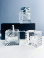 Soporte OEM/ODM para Botellas de Perfume para Coche con Pulverizador, Botella de Perfume Cuadrada de Nicho, Botella de Perfume de Vidrio Esmerilado Texturizado