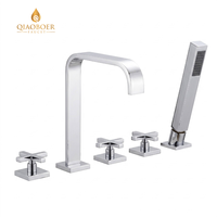 Robinet de baignoire cascade moderne de luxe avec douchette à main et triple commande pour montage sur pont, 5 trous, pour baignoire à montage éloigné