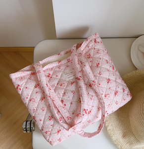 Sac fourre-tout matelassé pour femme avec motif floral et lettres, idéal pour le shopping et les cadeaux, vente en gros - Product Image 4