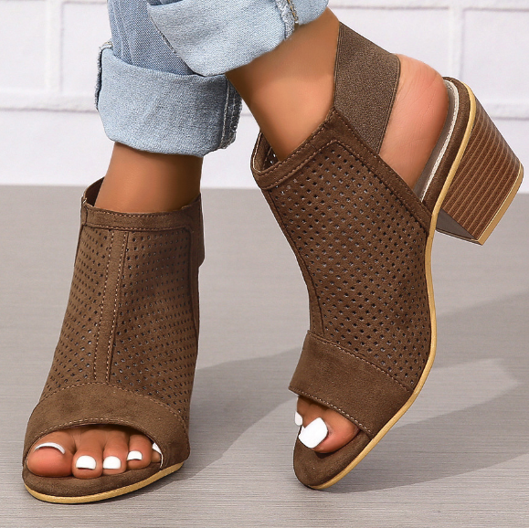 สีน้ำตาล