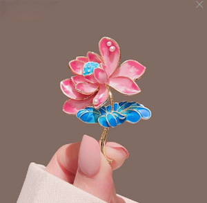 Broche de Loto Esmaltado Estilo Chino Vintage para Mujer, Exquisito, de Alta Gama, Retro, para Boda, Corsage, Pin de Aleación, Accesorios para Hanfu y Cheongsam - Product Image 6