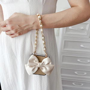 Funda de teléfono plegable de diseño lujoso para <span class=keywords><strong>Samsung</strong></span> <span class=keywords><strong>Z</strong></span> <span class=keywords><strong>Flip</strong></span> 5 <span class=keywords><strong>Z</strong></span> <span class=keywords><strong>Flip</strong></span> 4 Pearl Chains <span class=keywords><strong>Z</strong></span> <span class=keywords><strong>Flip</strong></span> 3 Telefono <span class=keywords><strong>Movil</strong></span> - Product Image 5