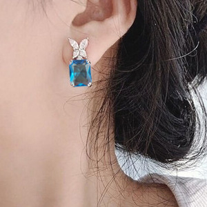 Boucles d'oreilles carrées en forme de papillon pour femmes, design géométrique, accessoires d'oreille pour usage quotidien - Product Image 6