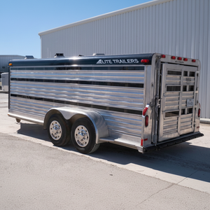 Remolque para Ganado 2025 al Por Mayor de Fábrica, Económico, con Paredes Laterales Desmontables, para Ovejas, Caballos y Vacas, 3 Ejes, con Valla - Product Image 1