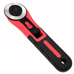 Veiligheid Ontwerp Anti-Slip Zachte Handgreep Multi Functionele Stof Snijgereedschap 45Mm Rotary Cutter Mes Met Sk5 Staal blade