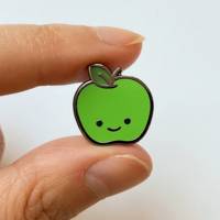 Épingles fabricant pas cher en gros métal blanc kawaii dessin animé épinglette insigne pomme pêche personnalisé émail dur broche fruits