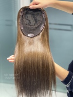 Prêt à expédier SHY Prothèse capillaire en cheveux naturels, base en soie, cheveux bruts chinois, design à raie centrale, couleur personnalisable, fournisseur d'usine