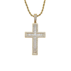 Collana con Pendente a Croce Cattolica con Zirconi Incastonati in Acciaio Inox 316 Placcato Oro 18K PVD Gioielli Raffinati per Donne e Uomini <span class=keywords><strong>2026</strong></span> - Product Image 2