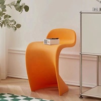 Chaise de salle à manger empilable en plastique sans accoudoirs, design moderne en forme de S, pour salon