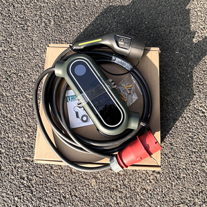 Nuevo cargador portátil de CA EV de 11kw a 22kw 32A 16A Tipo 2 450V CA 3 fases con pantalla LCD para vehículos eléctricos - Product Image 3