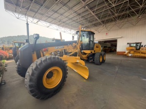 Bestselling Products Brand New Heavy-duty 260hp Motor Grader Gr2605 Mining with Front Blade and Rear Ripper Good Price for Sale - Product Image 6
