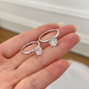 Bague de Fiançailles et de Promesse pour Femme Dylam, Style Classique, Bijoux Fins en Argent 925, Pierre Moissanite Couleur D VVS1 6*8mm - Product Image 4