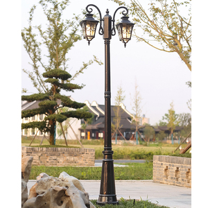 เสาไฟสวนกลางแจ้ง LED เหล็กหุ้มกระจก แสงวอร์มไวท์ 2700K IP65 กันน้ำ ทนทาน 10000 ชั่วโมง พร้อมเซ็นเซอร์ตรวจจับความเคลื่อนไหว พลังงานแสงอาทิตย์ - Product Image 2