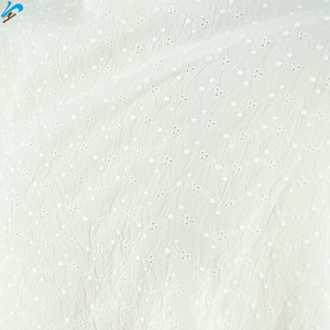 Chine Textile Usine Tissu 100% Coton Blanc Brodé <span class=keywords><strong>Suisse</strong></span> voile Oeillet Tissu Boucle Régulière Fleur Motifs Tissu pour Robe - Product Image 5