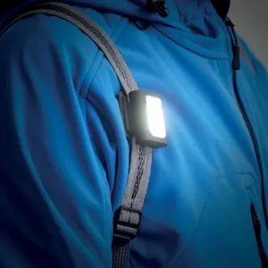 Lampe torche COB multifonctionnelle, gadgets personnalisés - Product Image 4