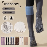 Chaussettes de compression à cinq orteils en gros, antidérapantes, respirantes, anti-odeurs, en polyester/coton, pour le yoga, le fitness, les sports de plein air et la danse