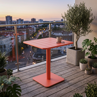Table de salle à manger extérieure en alliage d'aluminium résistant à la décoloration et à l'usure, table carrée de bar extérieur pour bistrot, cafés