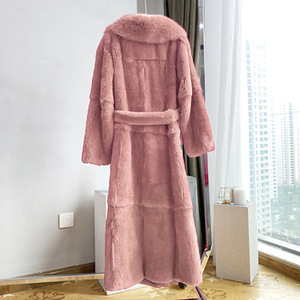 9 ألوان معطف فرو صناعي نسائي جديد 2022 متوسط الطول بتصميم أوروبي عصري فضفاض ومقاس كبير - Product Image 6