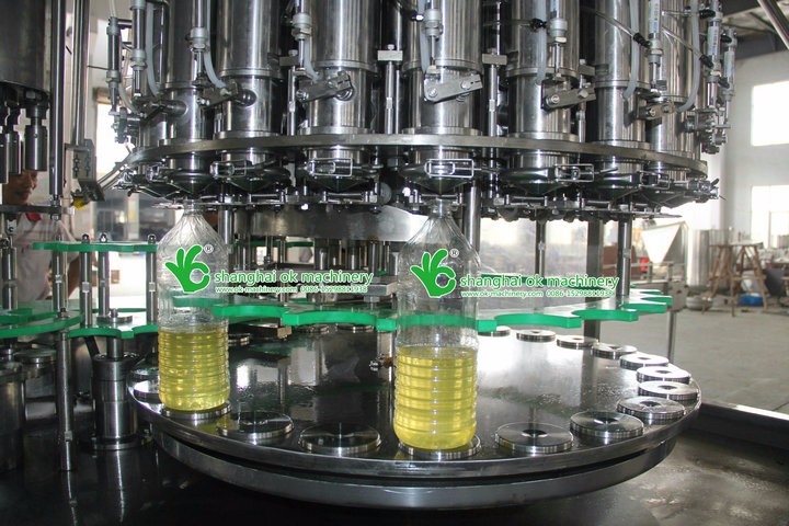 Автоматическая 2 в 1 ротационная линия упаковочной машины для наполнения и закупорки маслом BKCC02