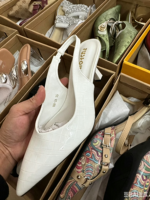 Nouvelles Tendances 2025 – Escarpins Femme à Bride en T, Talons Compensés Ornés de Cristaux – Chaussures Élégantes pour l'Été, les Fêtes, le Bureau et le Quotidien