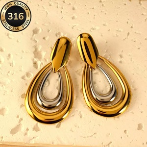 Boucles d'oreilles françaises en métal en forme de goutte d'eau, boucles d'oreilles ovales exagérées de style européen et américain pour femmes, haut de gamme et luxe léger - Product Image 5