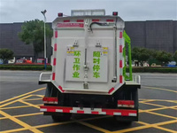Petit camion à ordures ménagères 100% électrique de 5 mètres cubes avec réservoir hermétique à levage latéral, prix fabricant camion à ordures ménagères 4x2