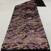 Nouveau tissu de robe de mariée haut de gamme en tricot respirant et extensible, brodé de sequins géométriques colorés haute densité pour filles