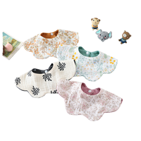 Vente en gros 100% bavoirs jetables en crêpe de coton biologique pour bébé bandana mignon design uni imprimé douceur bouton pression pour les nourrissons