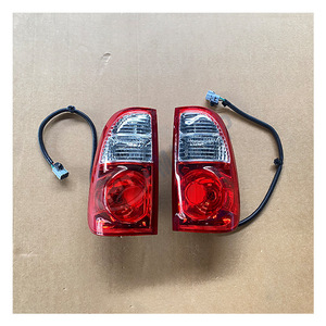 Piezas automotrices compatibles con las luces traseras de Tundra 2004-2006 (luces traseras halógenas originales) - Product Image 1