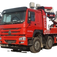 Camion de cargaison à plat Diesel SINOTRUK HOWO 6X4 371HP avec flèche de grue 8T nouvelle condition camion léger 4x2 roue motrice direction gauche