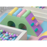 Équipement de terrain de jeu intérieur moderne, centre de jeux souples, tunnel, toboggan, structure d'escalade, utilisation commerciale, aire de jeux en bois