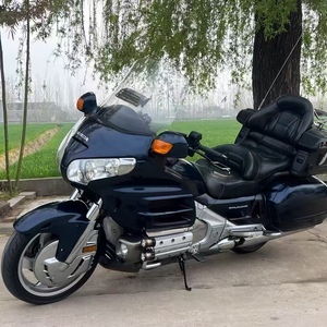 Moto de tourisme d'<span class=keywords><strong>occasion</strong></span> Honda Gold Wing GL1800, 1800 cm³, six cylindres horizontaux, cruiser de luxe pour les longues distances - Product Image 2