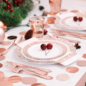 Set di posate e piatti usa e getta Tong Shou da 150 pezzi in plastica rigida color oro rosa con intaglio, senza polvere (coltello/forchetta/cucchiaio) - Product Image 2