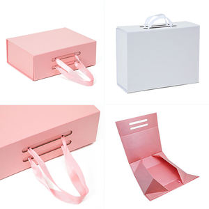 Modern Tasarım Özel Logo Sert Karton Sünger Kaplı Mıknatıslı Kapatmalı Saplı ve Lüks Kurdeleli Hediye Kutusu - Product Image 2