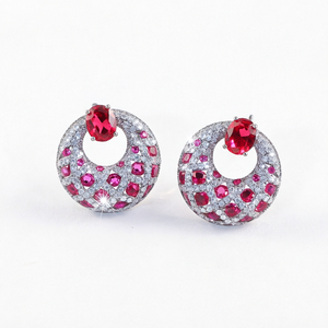 Boucles d'oreilles pendantes en moissanite rouge rubis, avec halo rond, plaquées rhodium, bijoux de déclaration pour les mariages et les fêtes, ORIGINAL - Product Image 1