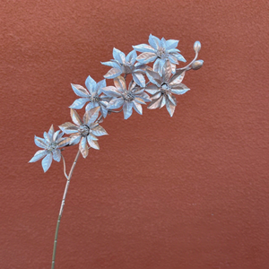 Flores de imitación de plástico plateado realista para decoraciones de mesa Eventos de fiesta de boda y proyectos florales de bricolaje - Product Image 4
