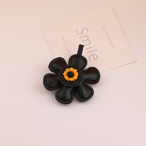 Sunflower Leather Bag Charm Flower Shape DIY Keychain Accessory Unisex <b>Gift</b> Decorations - Product Image 3
