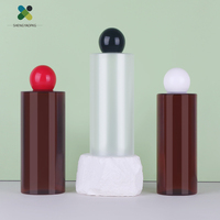 Flacon de toner en plastique de 250 ml à épaules droites avec bouchon à vis à bille pour produits cosmétiques hydratants pour le visage et liquides floraux
